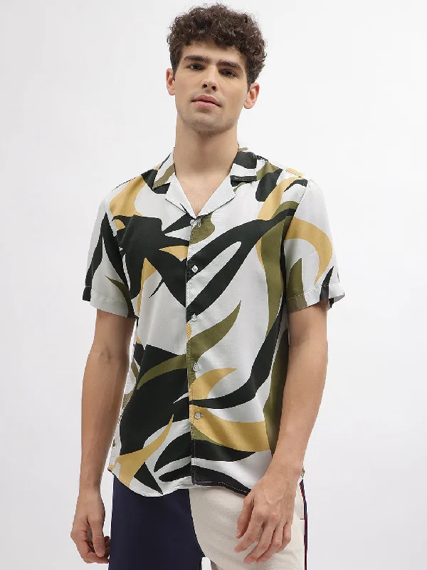 Iconic Men Multi Printed Resort Collar Short Sleeves Shirt